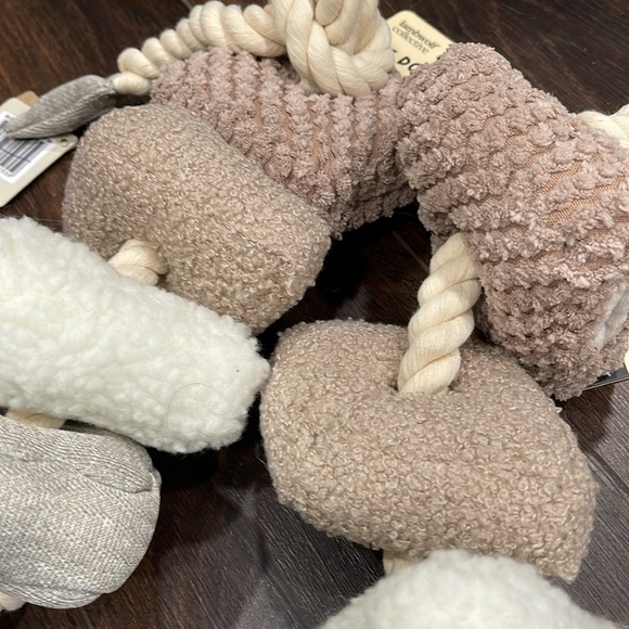 Lambwolf Collective Lot of 2 Block Tug Toy NWT *Benefits Animals* - Picture 6 of 7